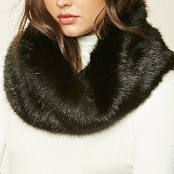 Forever 21 Accessories - Forever 21 Faux Fur Inifinity Scarf Black OS